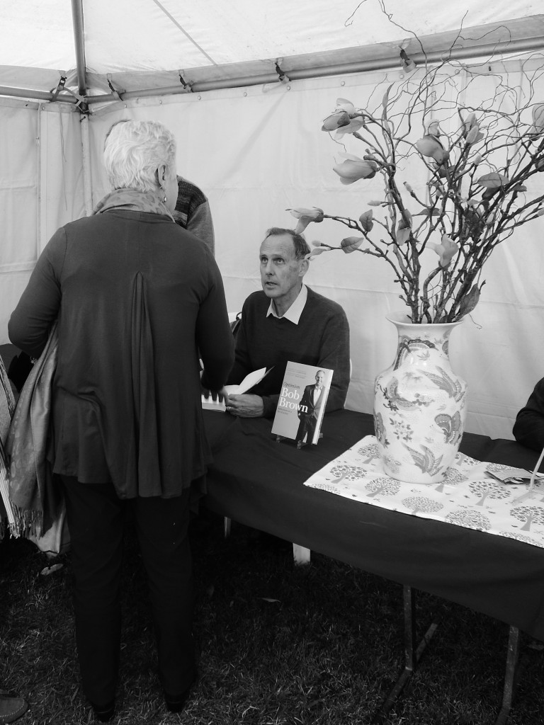 Bob's signing - the front of a long line